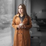 China Suede Leather Winter Ladies Overcoat (42" Long) – ৮টি আকর্ষণীয় রঙে উপলব্ধ - Image 5