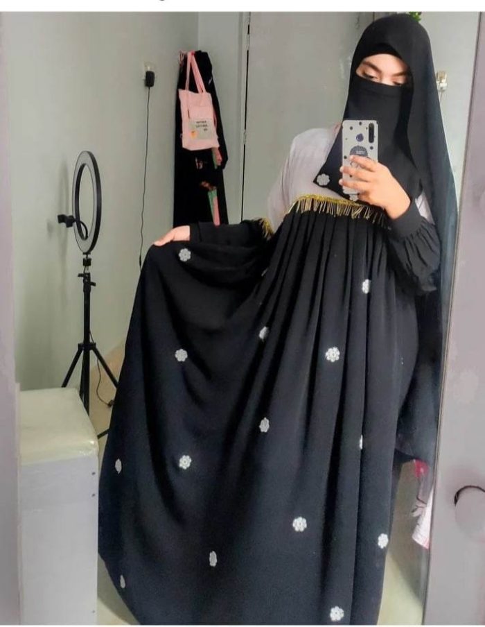 Stylish Dubai Cherry Party Borka – অল-ইন-ওয়ান দুবাই চেরি পার্টি সেট – স্টাইলিশ বোরকা, হিজাব ও নিকাব - Image 3